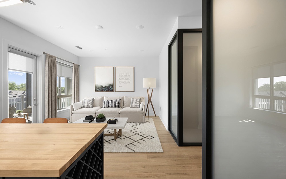 C4 - 2 bedroom floorplan layout with 2 bathrooms and 1129 square feet (Living)