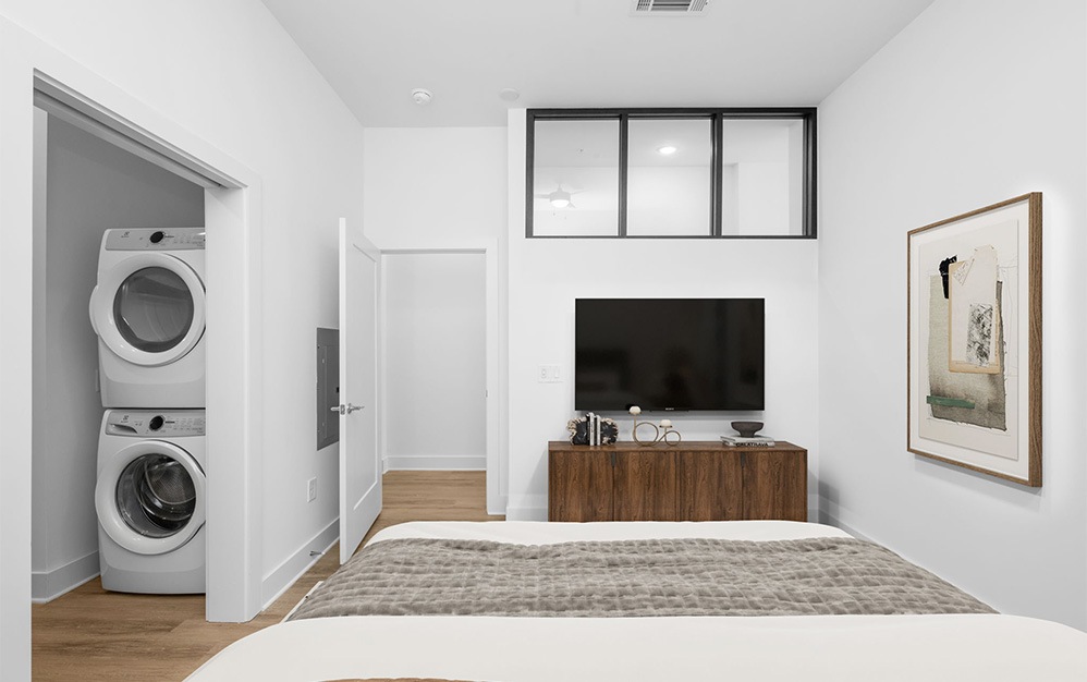 A6 - 1 bedroom floorplan layout with 1 bathroom and 815 square feet (Bedroom
)